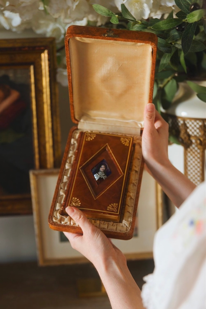 1920s French Devotional Missal with Hand-Painted Limoges Enamel of Sainte Thérèse