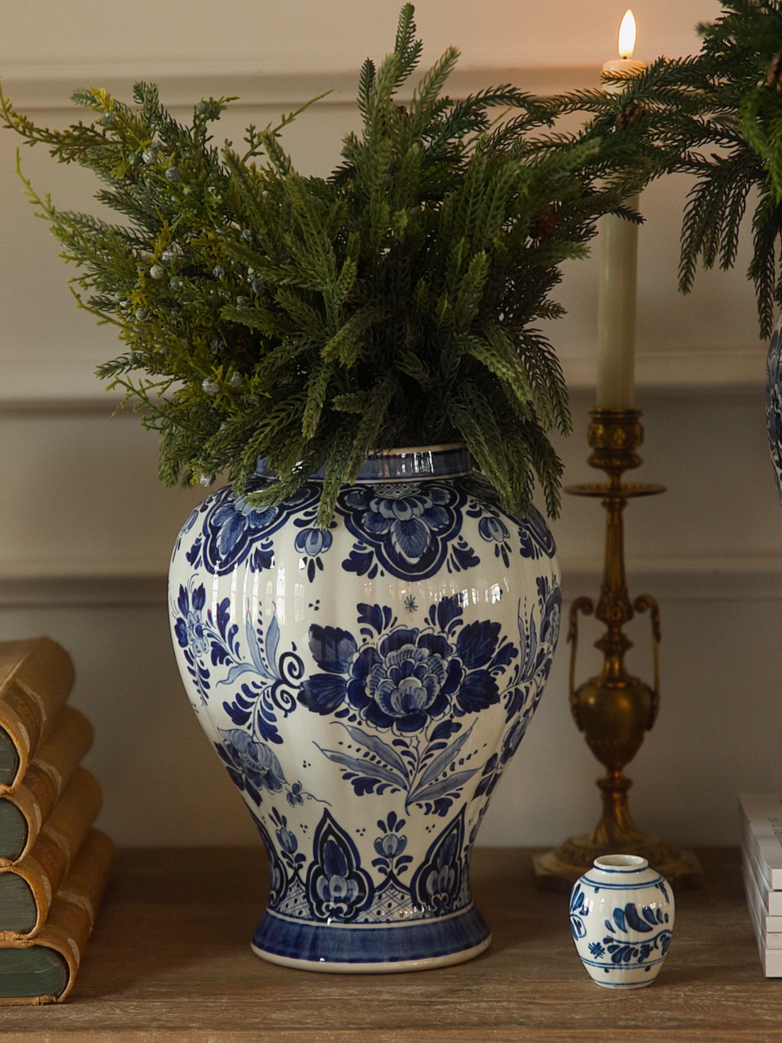Hourglass Dutch Delft Blue & White Vase