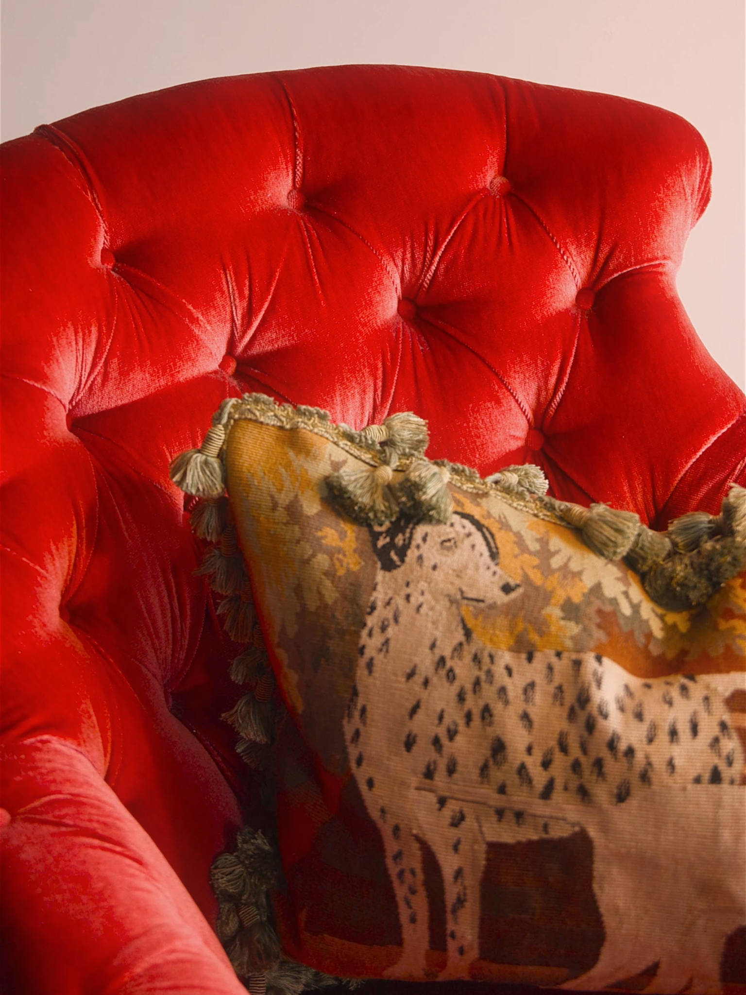 Hot Pink Victorian Chase Lounge with Fringe