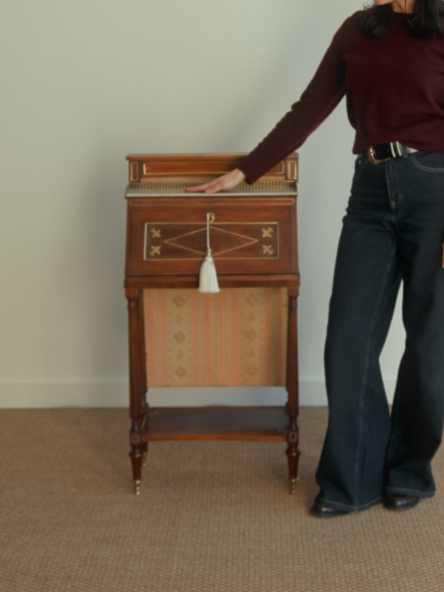 Louis XVI Marble-Top Secrétaire à Abattant