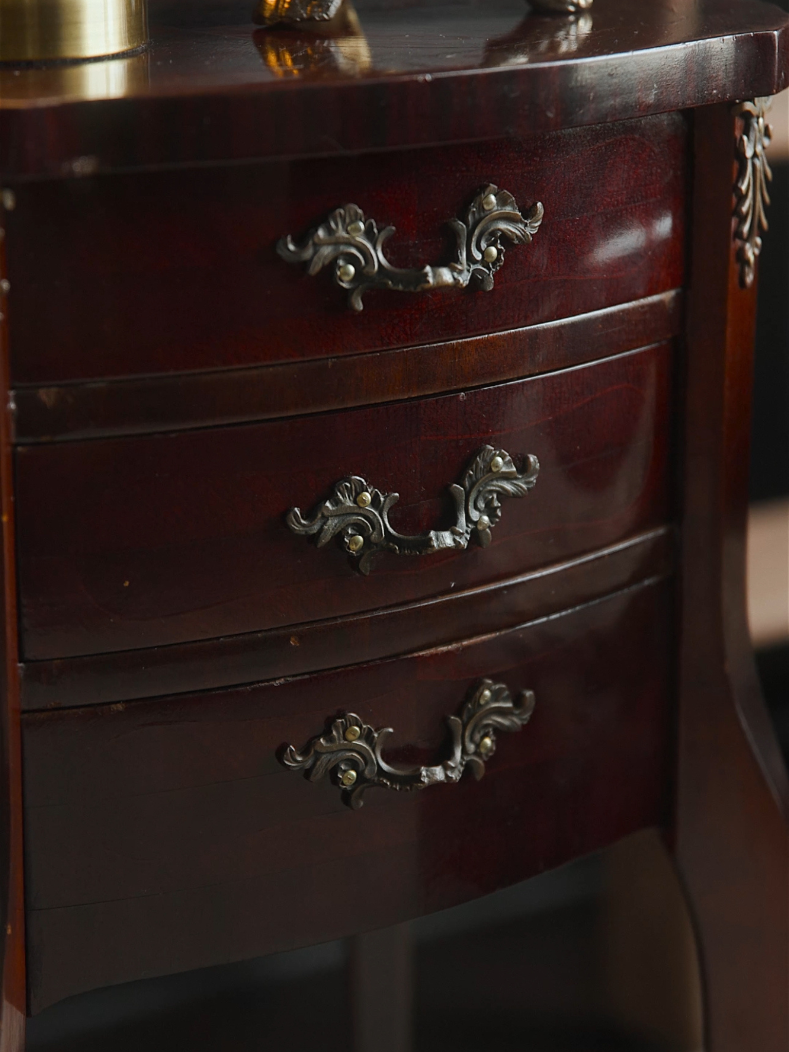 French Mahogany Louis XV-Style Serpentine Side Table
