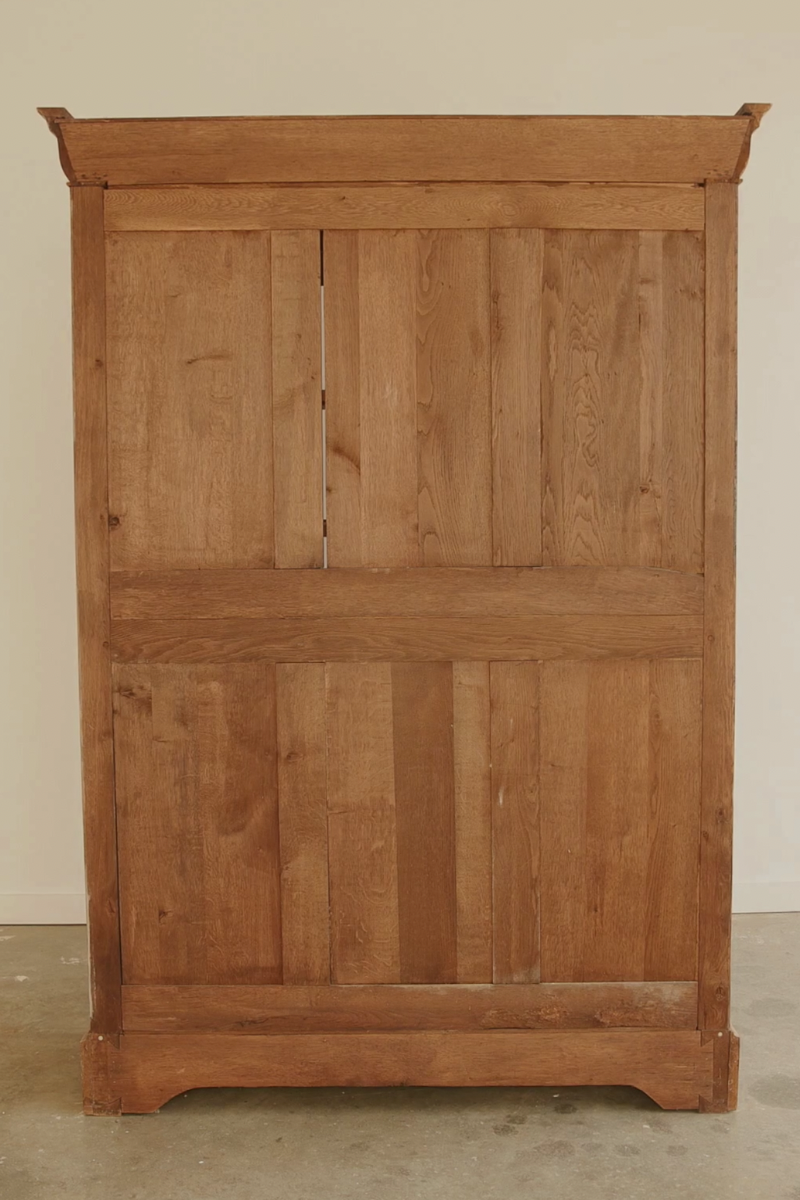 19th Century French Provincial Glazed Oak Cabinet with Paneled Sides