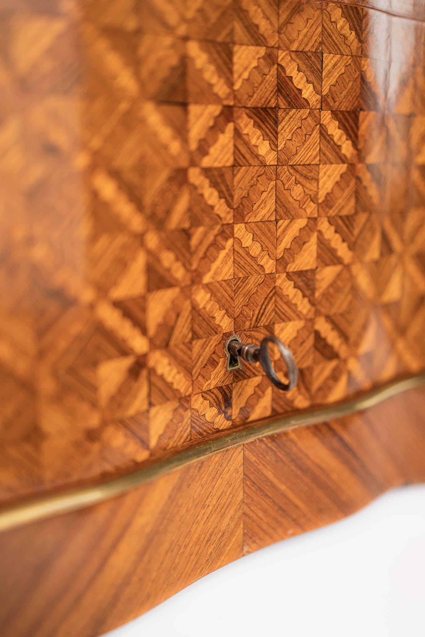 19th Century French Napoleon III Marquetry Tantalus Box with Etched Crystal Decanters