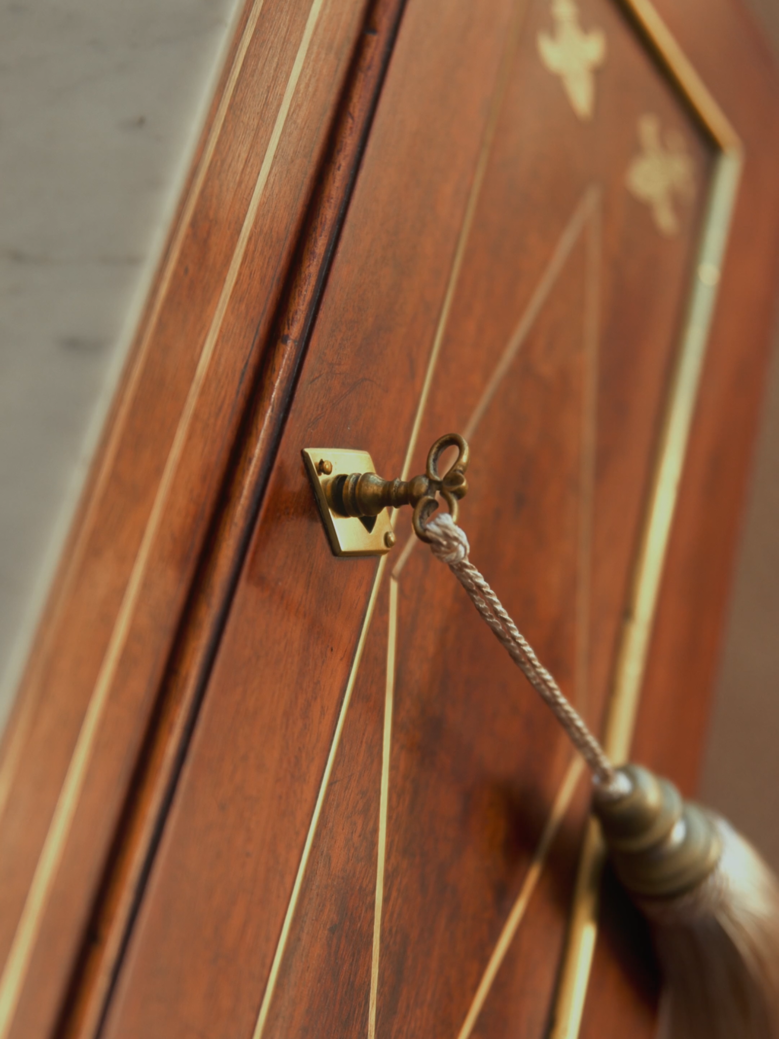 Louis XVI Marble-Top Secrétaire à Abattant