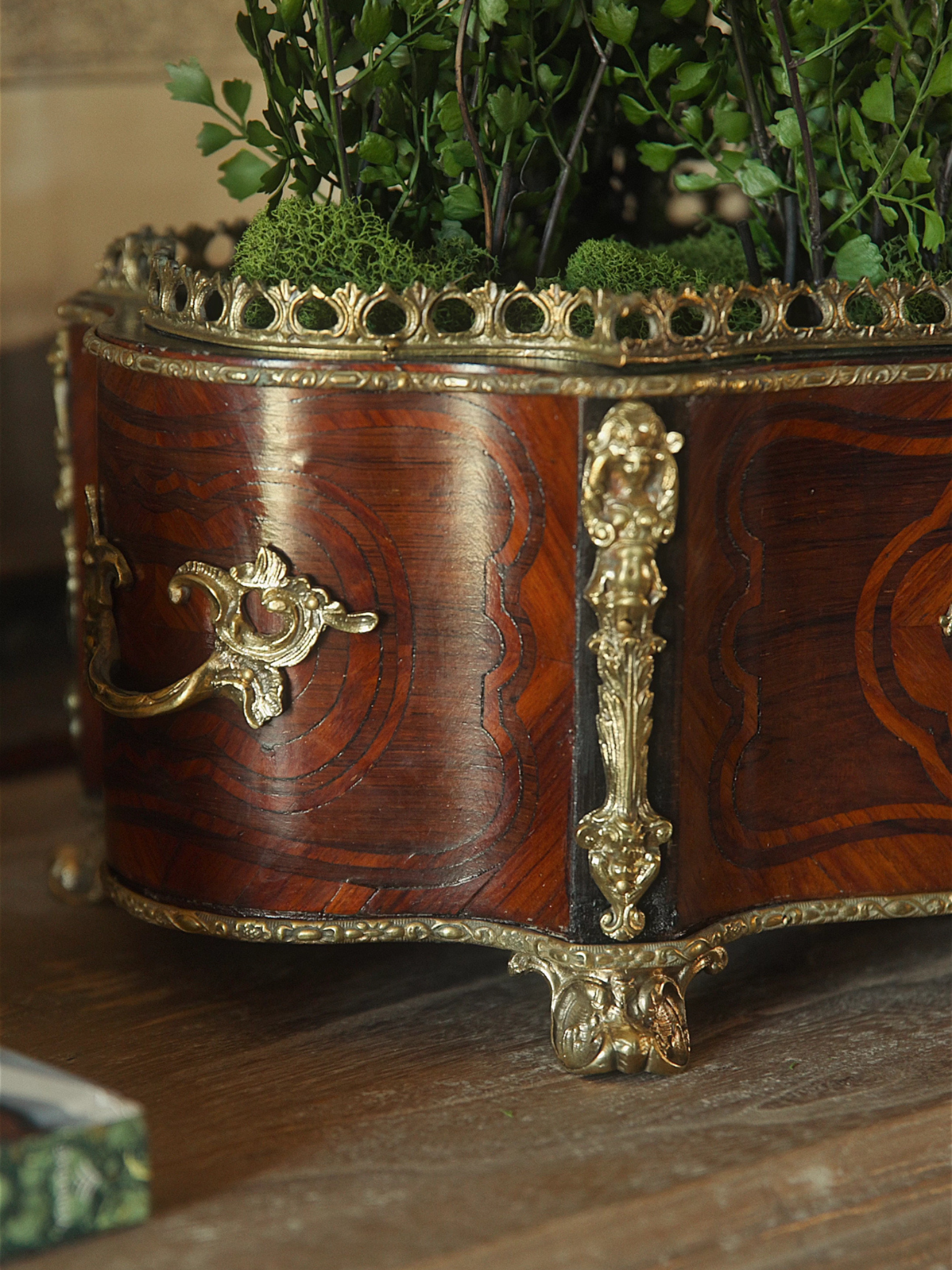 19th-Century Louis XV–Style French Marquetry Jardinière with Ormolu Mounts