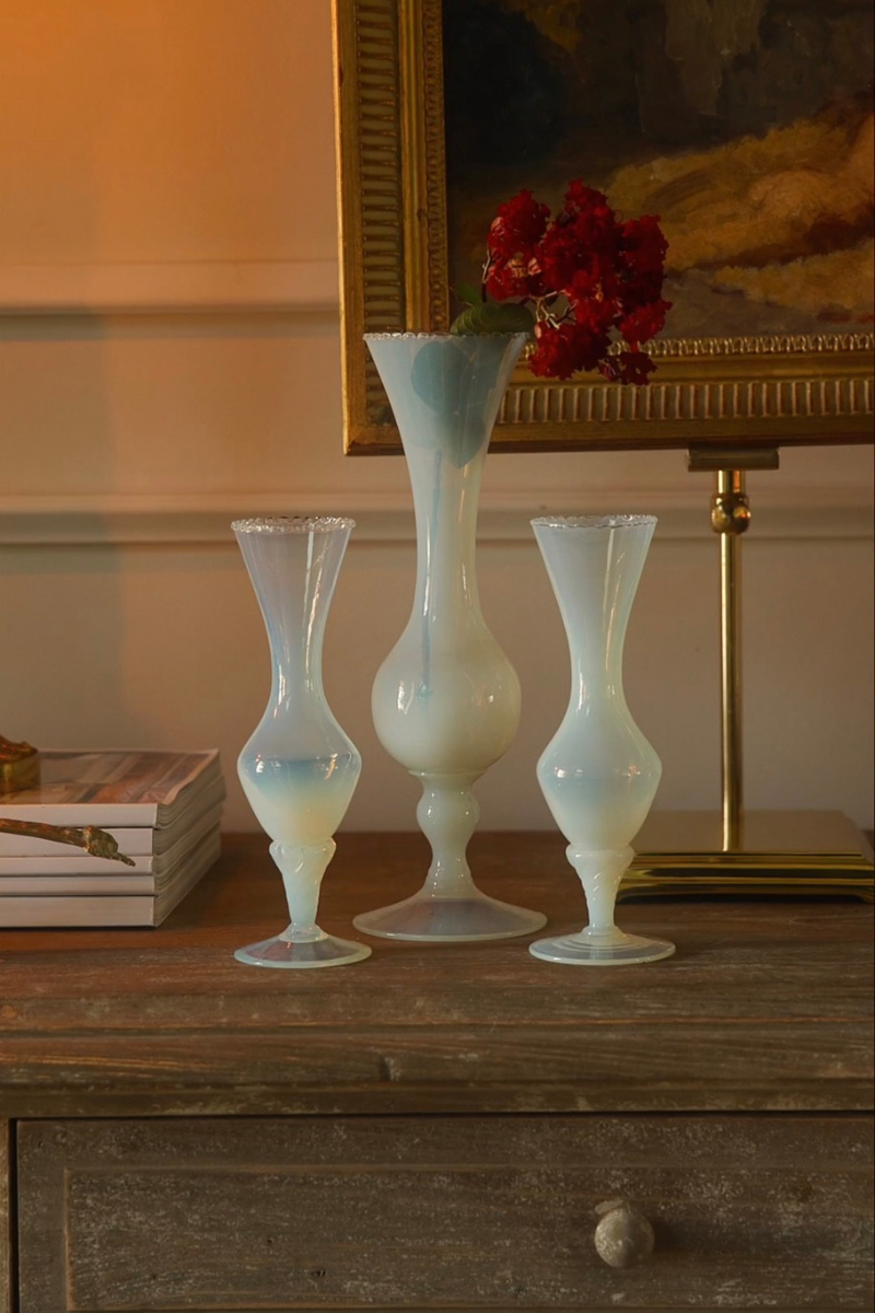 19th C. Singular French White Opaline Glass Bud Vase - Short