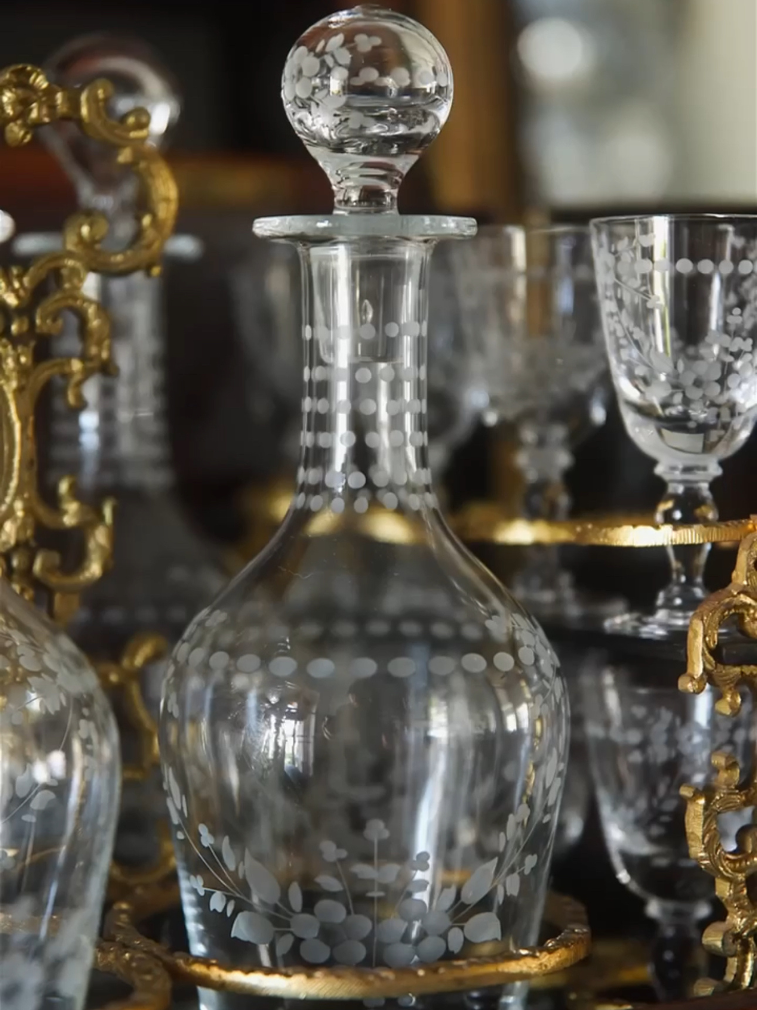 19th Century French Napoleon III Marquetry Tantalus Box with Etched Crystal Decanters