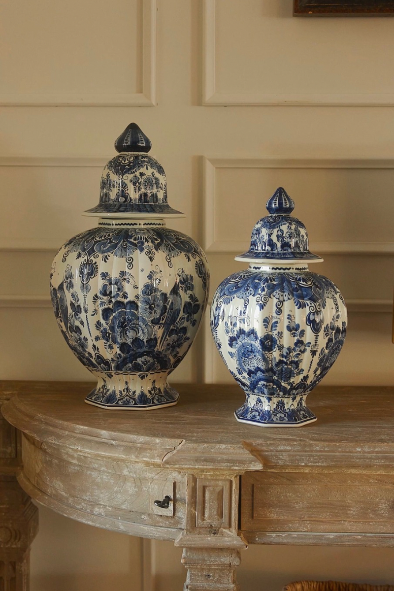 Mid-20th Century Dutch Hand-Painted Delft Blue & White Lidded Ginger Jar with Bird & Floral Motifs
