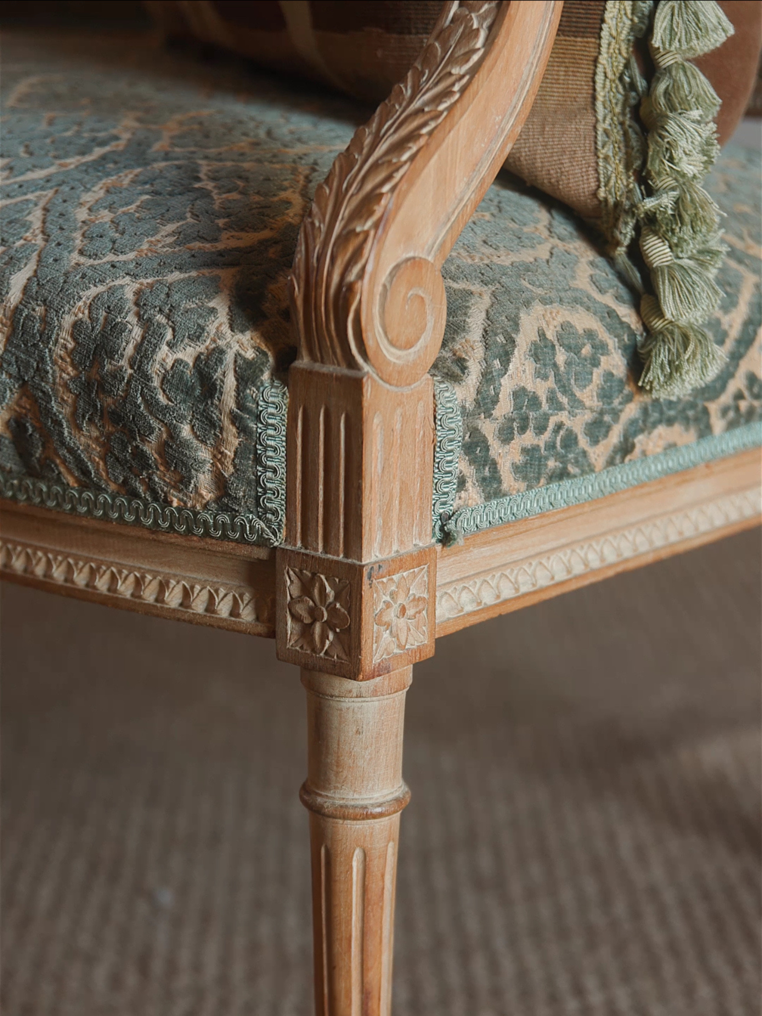 19th Century French Louis XVI Carved Settee