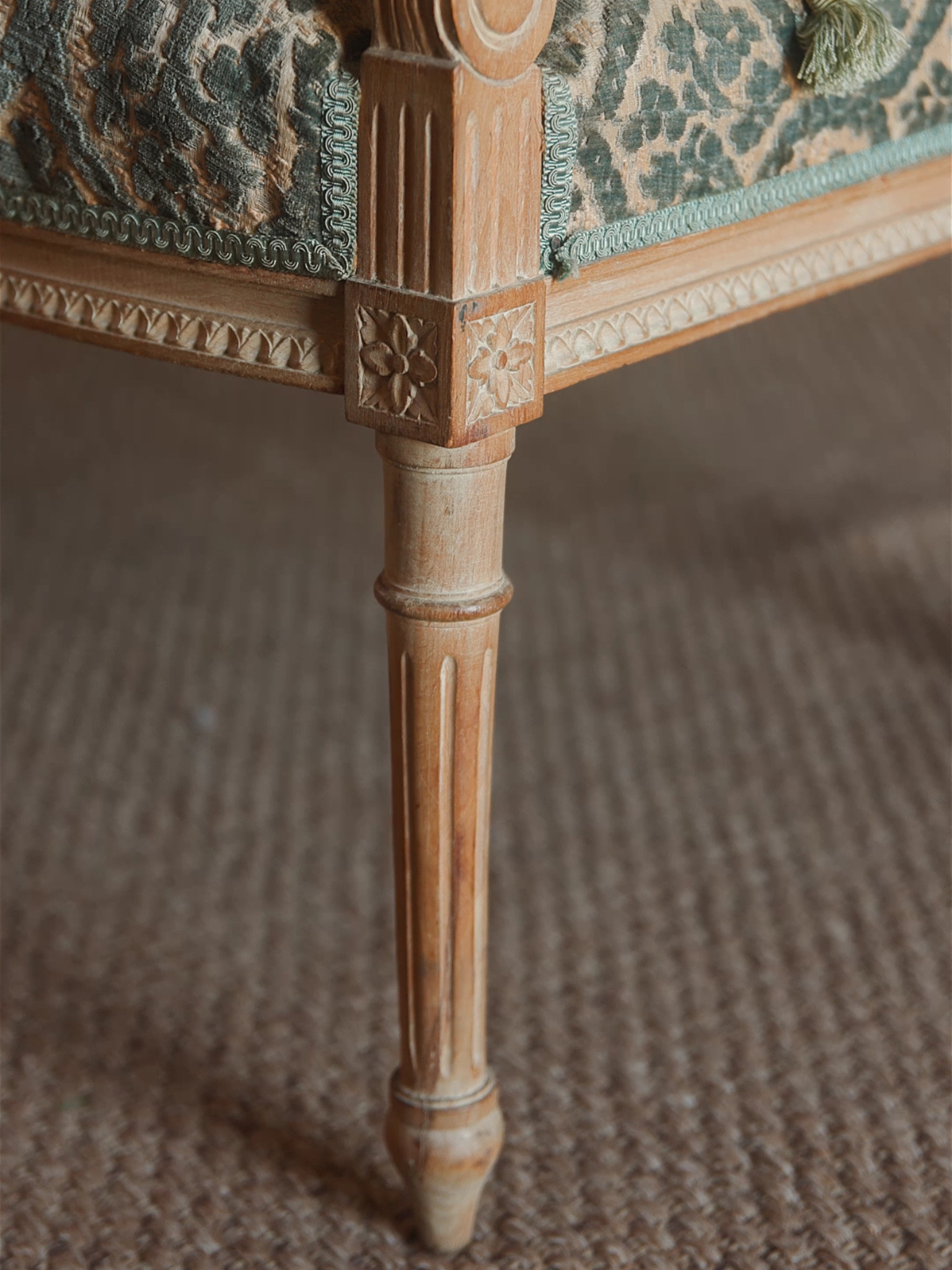 19th Century French Louis XVI Carved Settee