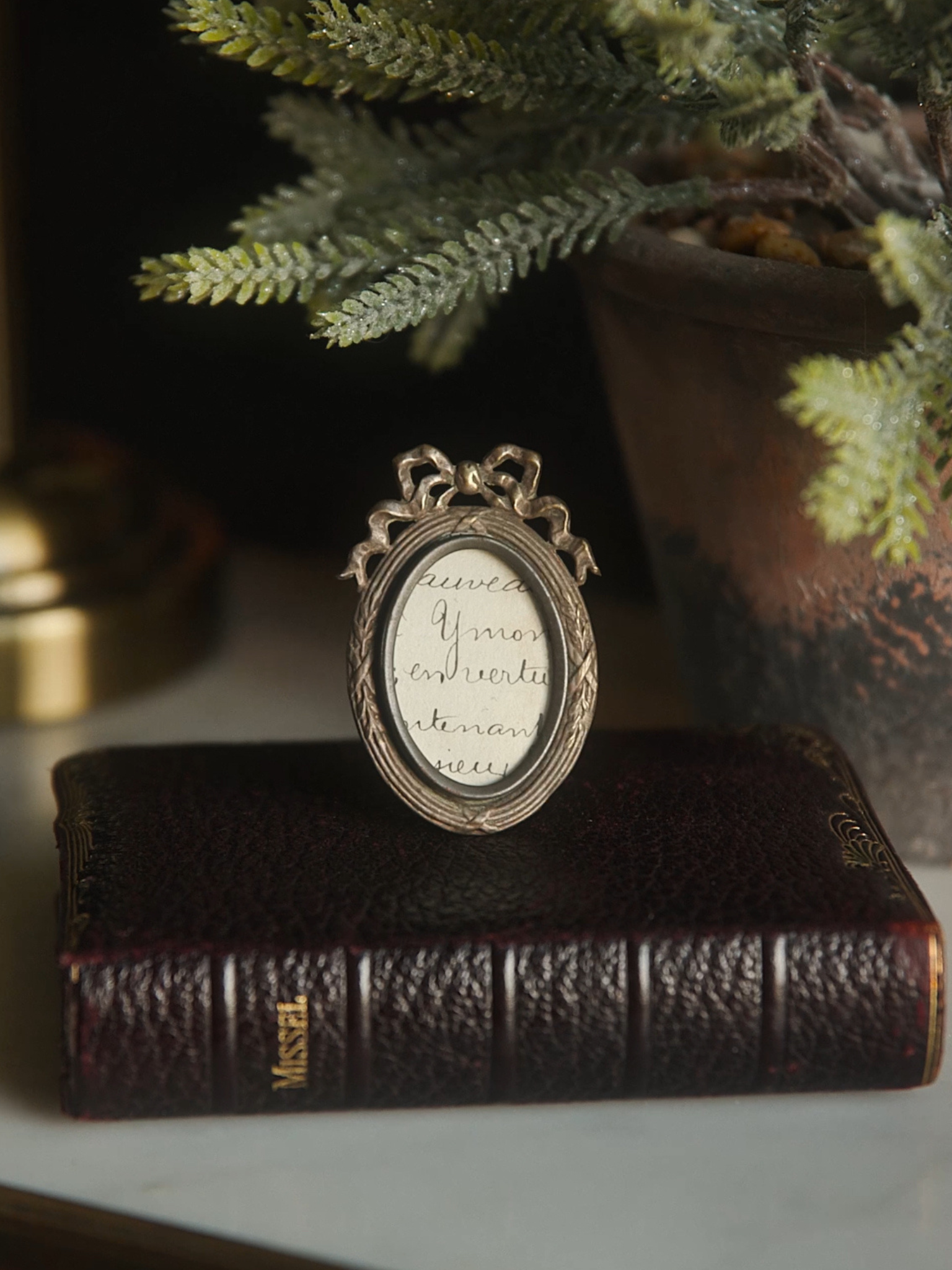 Miniature Antique Bow Frame