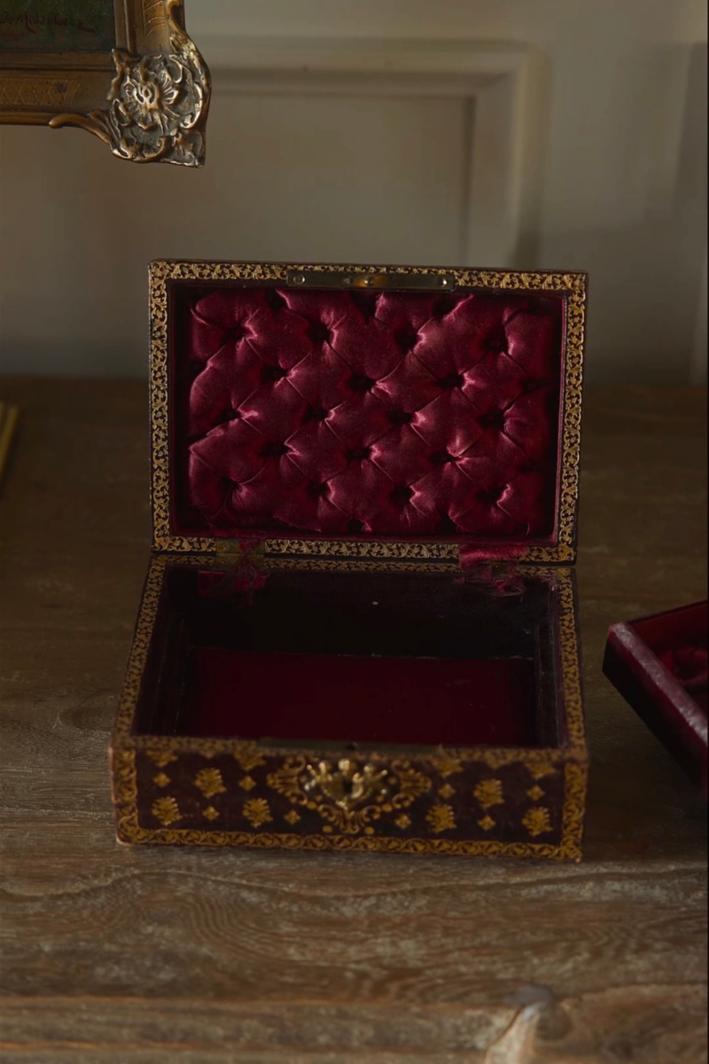 Gilt-Decorated Leather Jewelry Box with Burgundy Velvet Interior