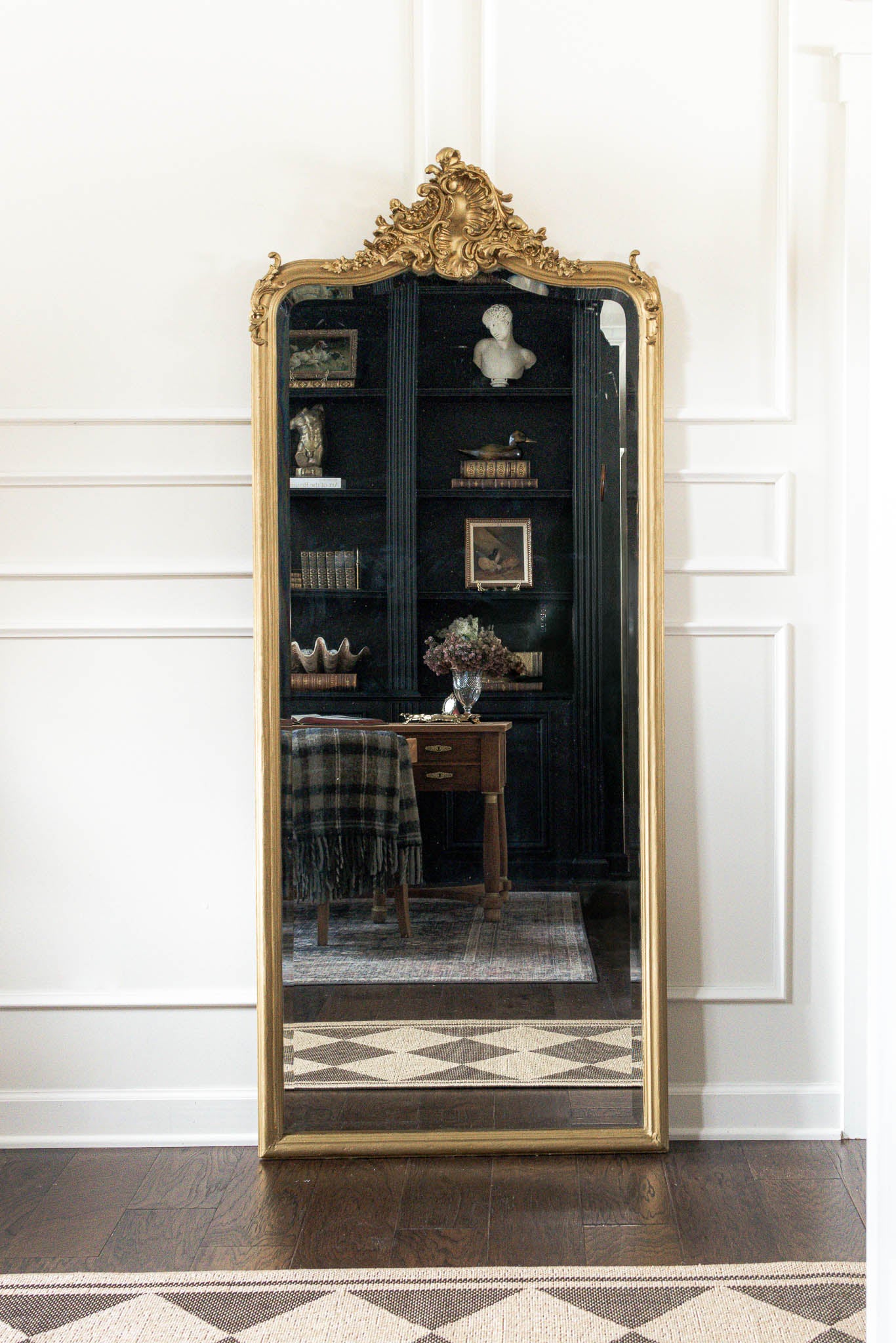 19th Century French Louis XV Style Gilt Mirror with Ornate Carvings