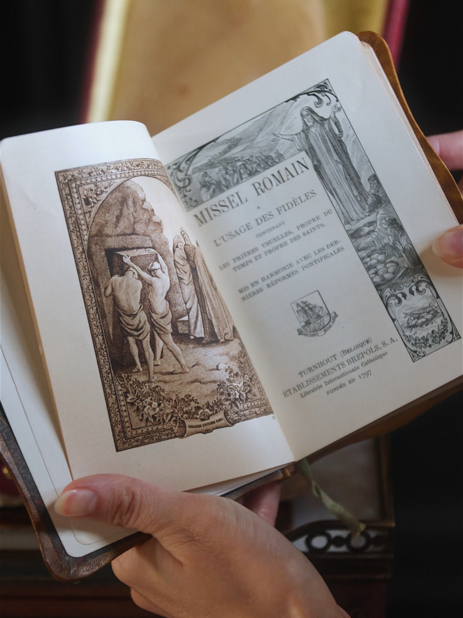 Antique French Devotional Prayer Book with Original Dust Box - 1906