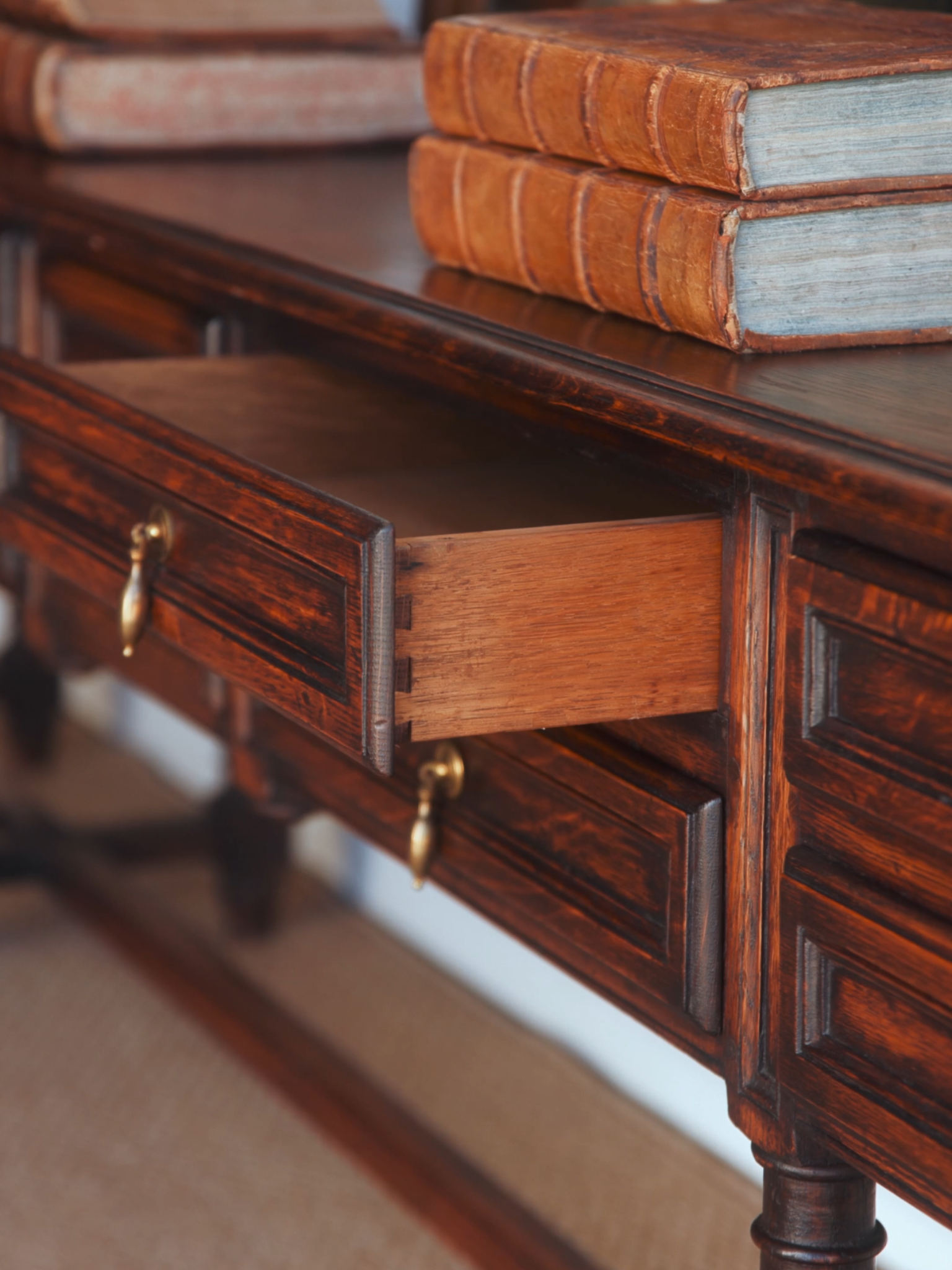 Early 20th-Century English Oak Console Table With Drawers