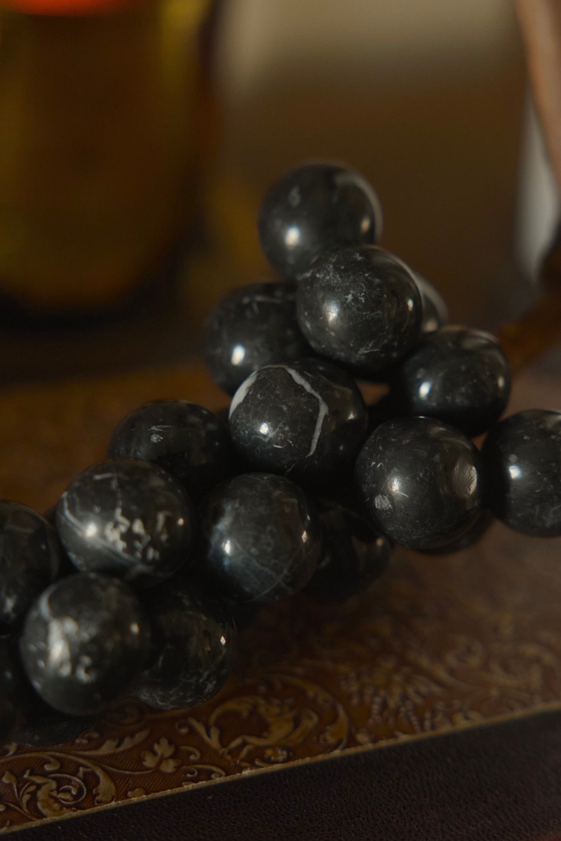 Italian Black Marble Grape Cluster