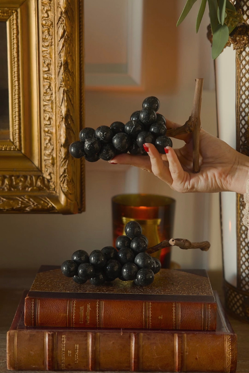 Italian Black Marble Grape Cluster