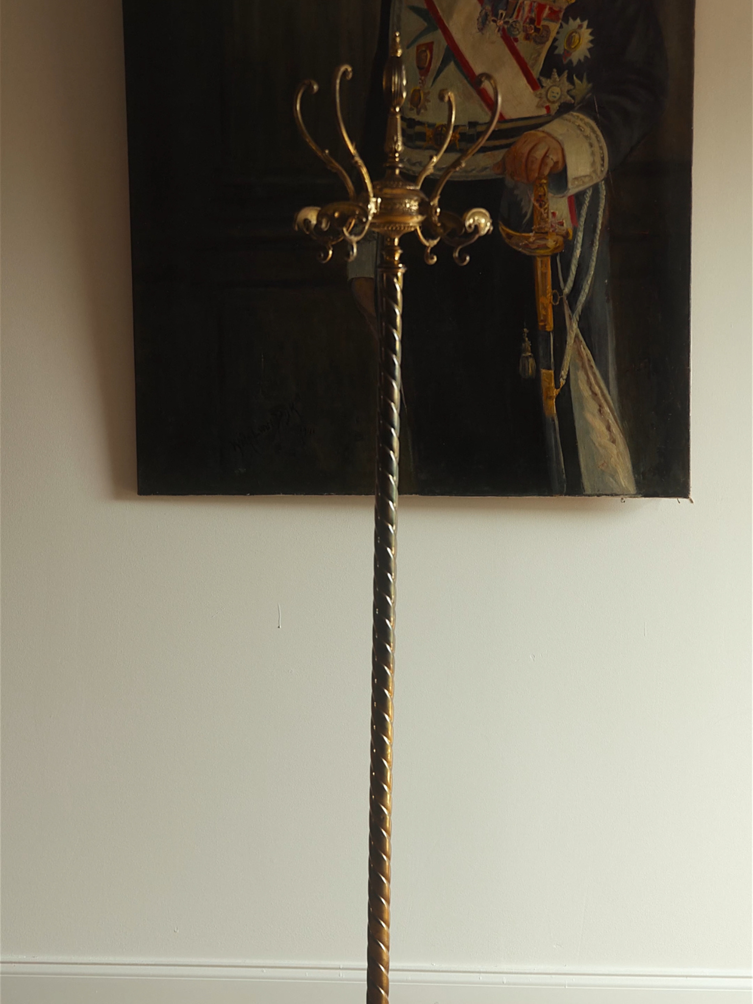 French Belle Époque Gilt Brass Coat Rack with Spiral Column