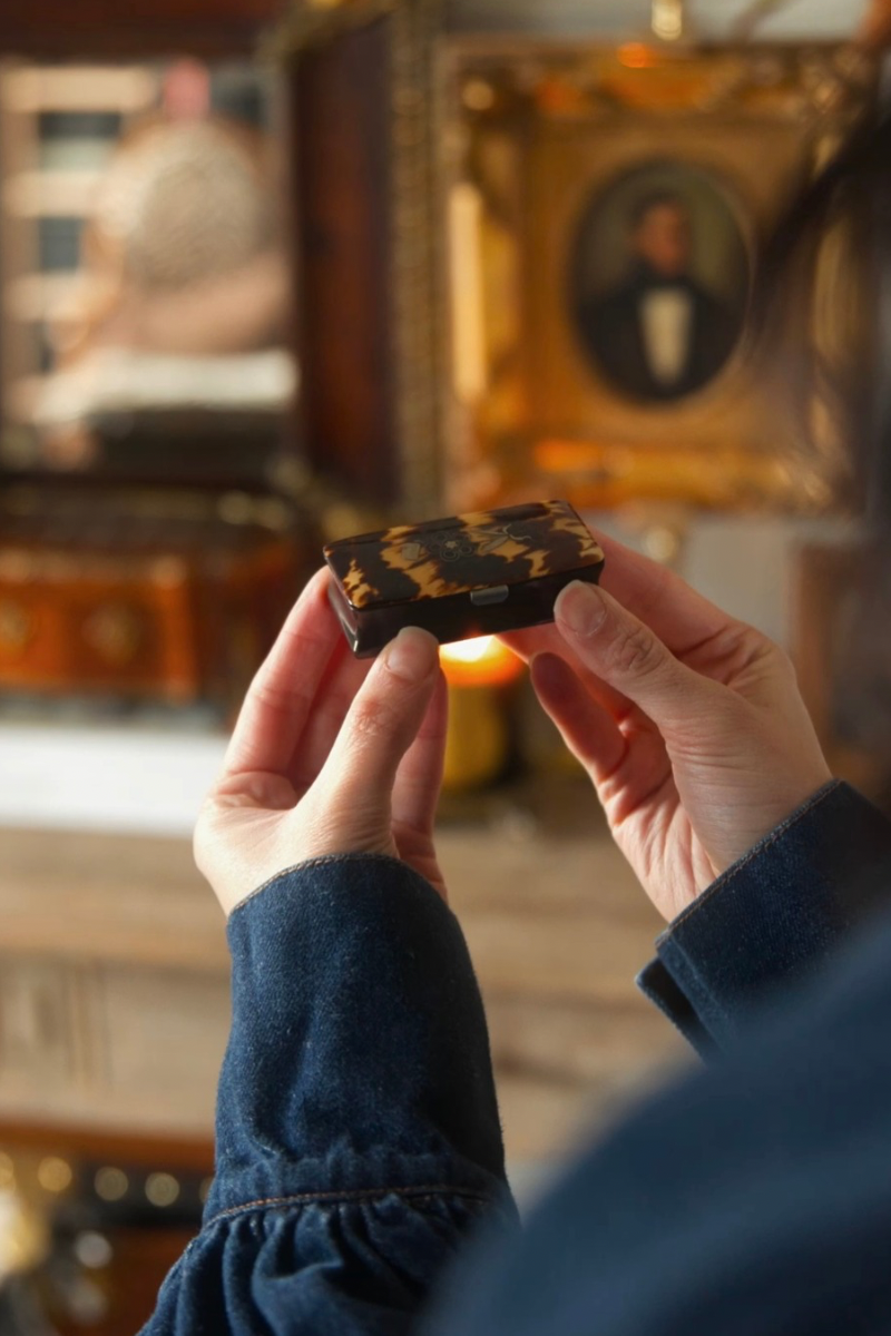 Early 20th Century French Faux Tortoiseshell & Inlaid Brass Snuff Box