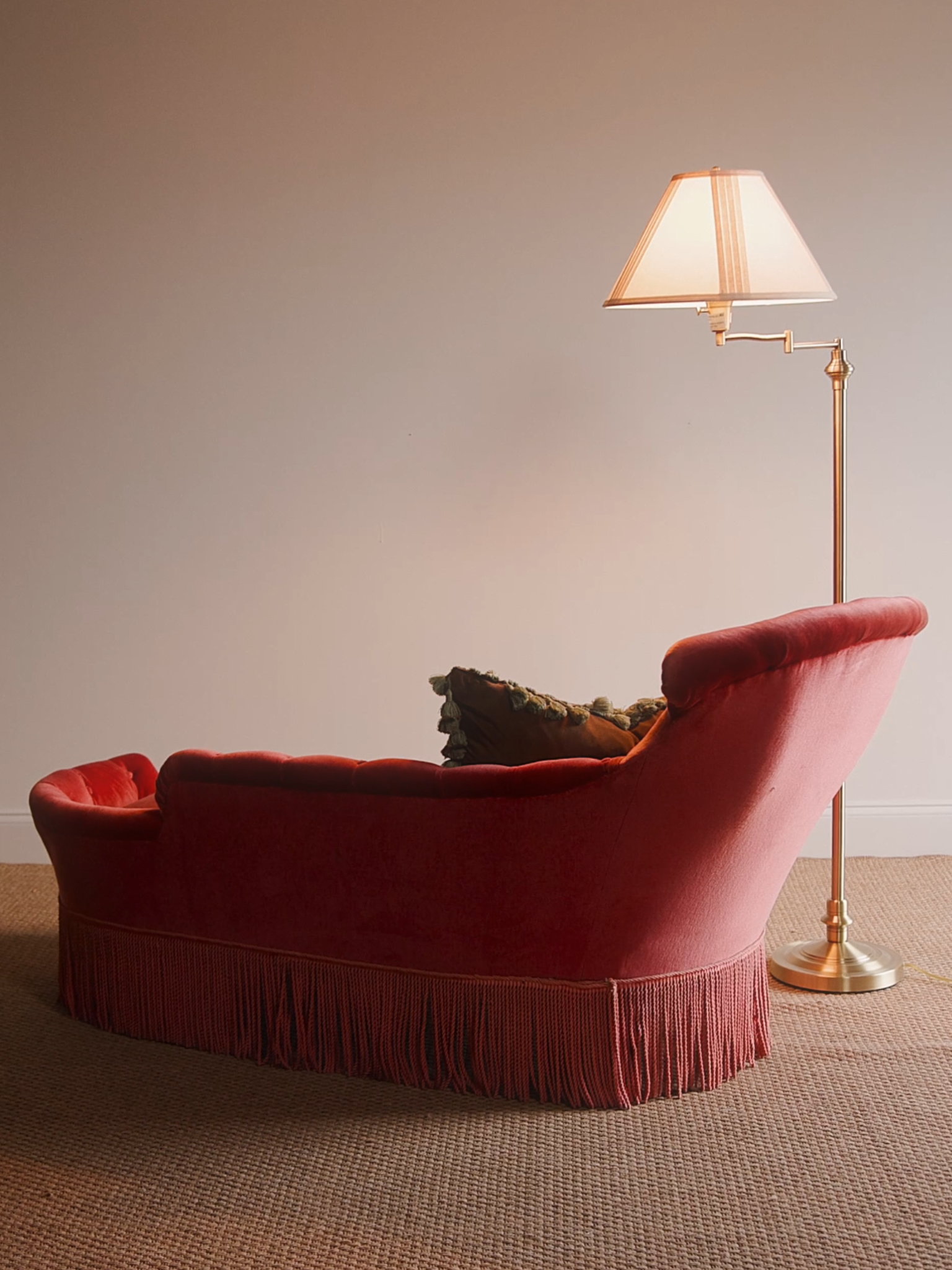 Hot Pink Victorian Chase Lounge with Fringe
