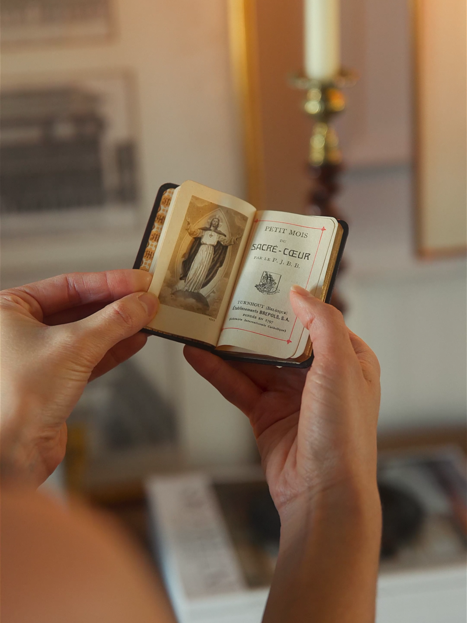 Petit Mois du Sacré-Cœur Prayer Book