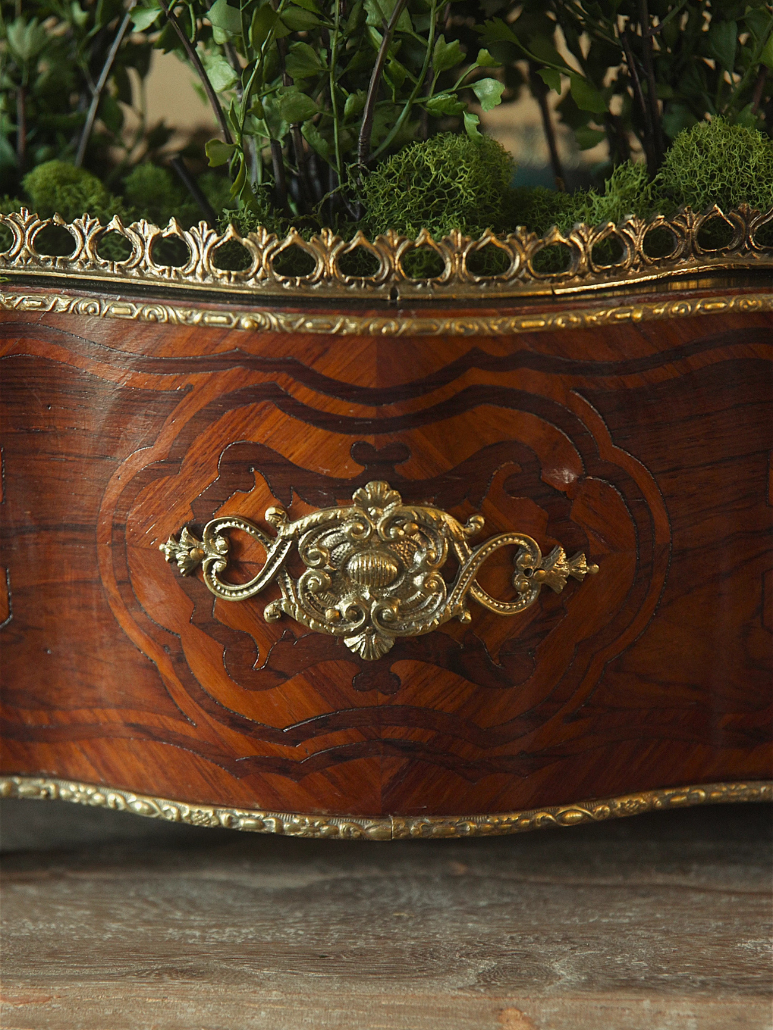 19th-Century Louis XV–Style French Marquetry Jardinière with Ormolu Mounts