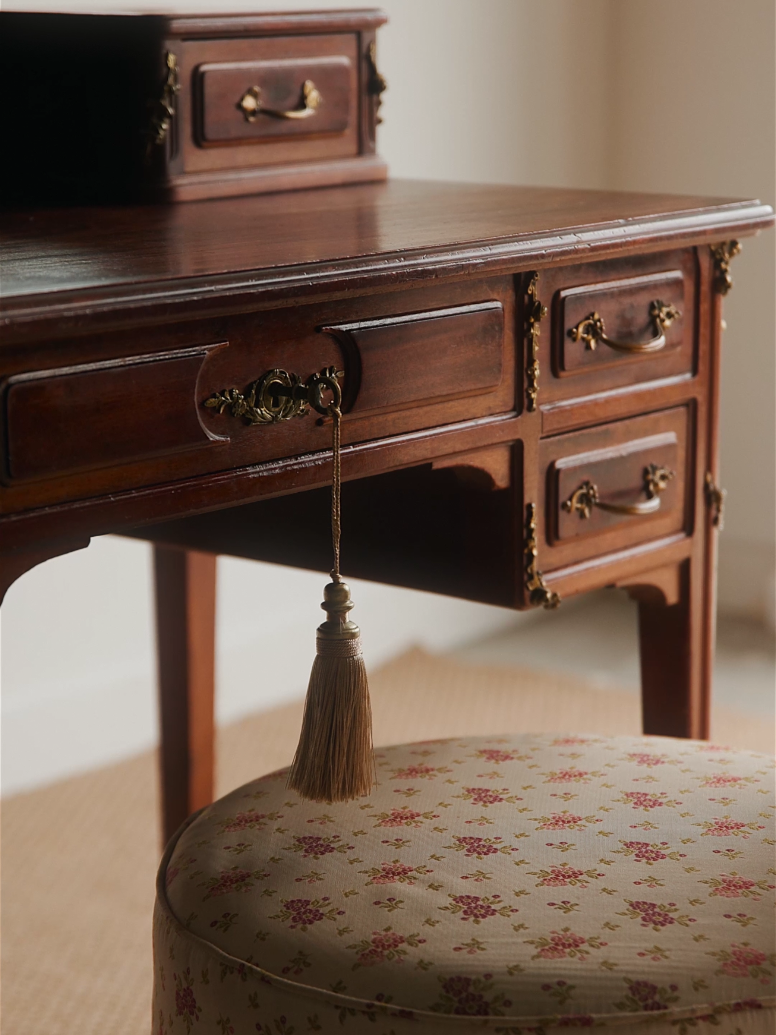 French Trifold Mirrored Vanity With Bronze Accents & Upholstered Chair