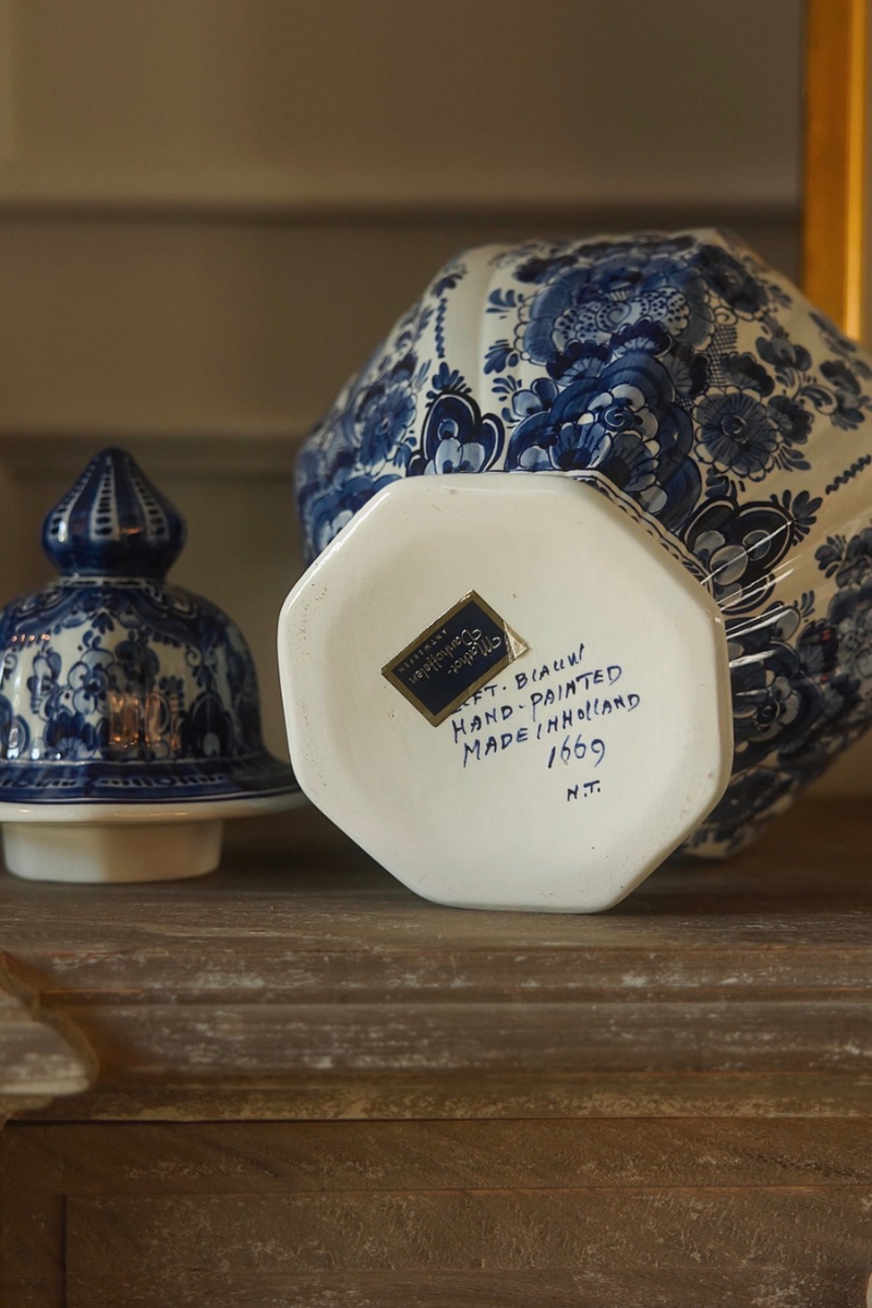 Mid-20th Century Dutch Hand-Painted Delft Blue & White Floral Lidded Ginger Jar