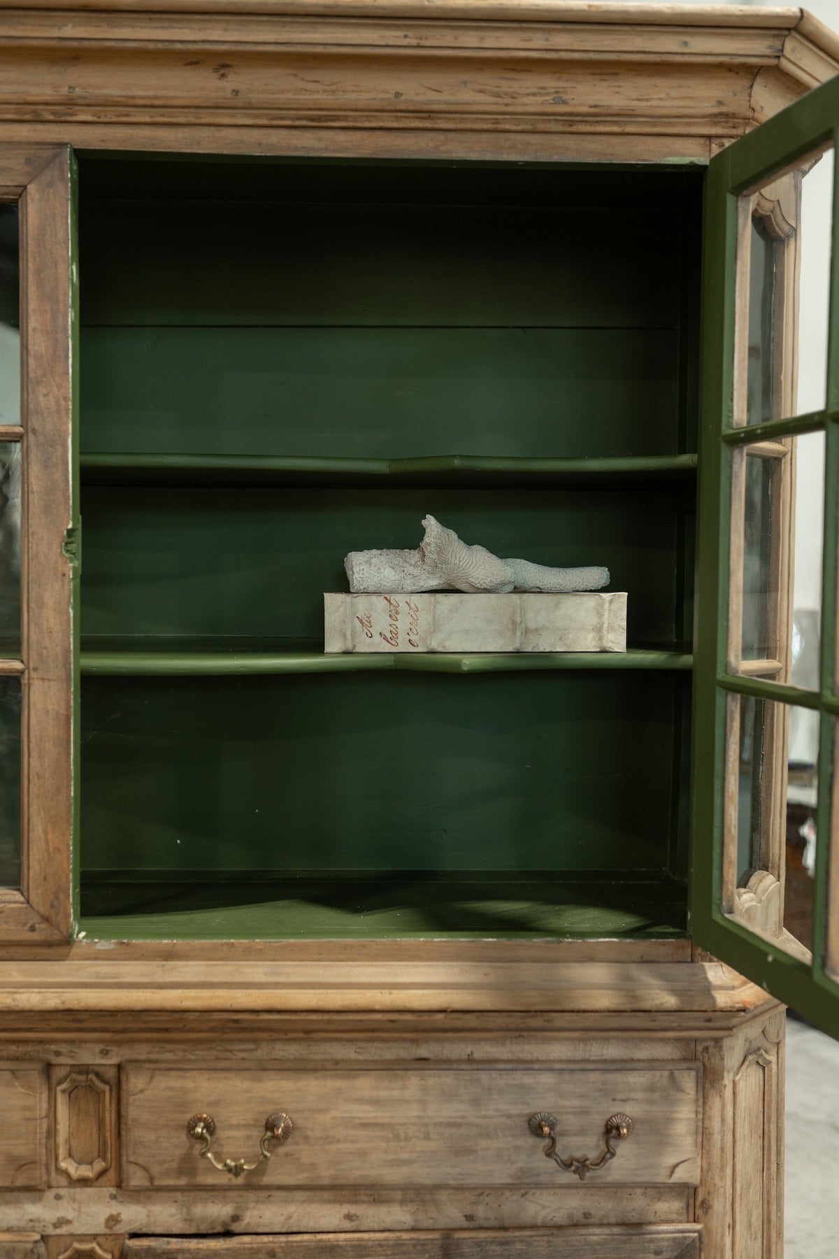 Late 18th Century French Provincial Oak Buffet à Deux Corps